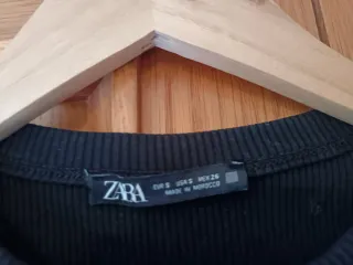 Vestido Zara negro con cinturón