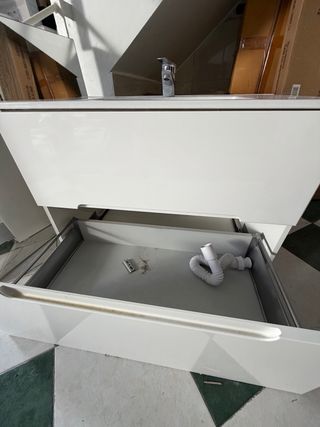 Mueble de baño suspendido 80 con griferia y espejo