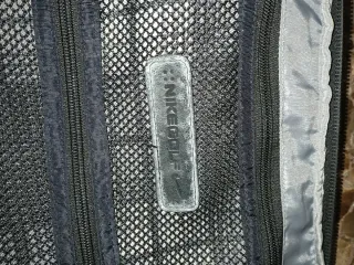 Maleta Nike con ruedas y tirador