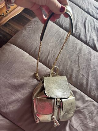 Bolso Mochila Dorado Stradivarius Nuevo