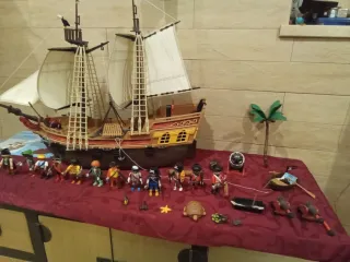 Barco Pirata Playmobil con figuras