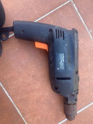 Taladro percutor Black & Decker BD 162