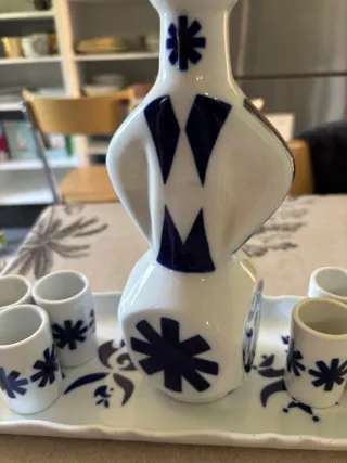 Botella y vasos Sargadelos