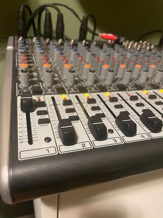 Solo oggi Behringer Xenyx X2222USB Mixer