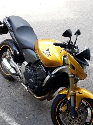 Honda CB600F Hornet Dorada