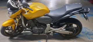 Honda CB600F Hornet Dorada