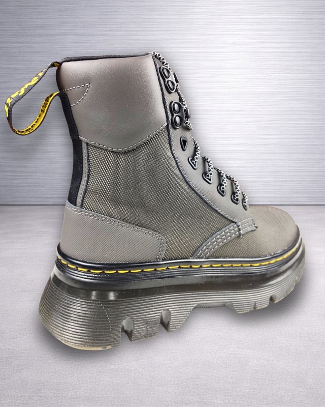 Dr. Martens Tarik GunMetal botas Mujer T38 Nuevas