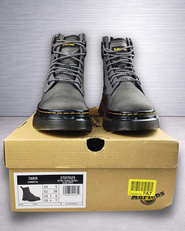 Dr. Martens Tarik GunMetal botas Mujer T38 Nuevas