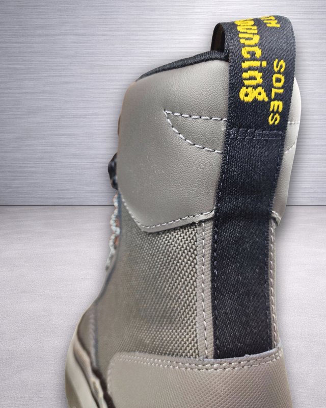 Dr. Martens Tarik GunMetal botas Mujer T38 Nuevas