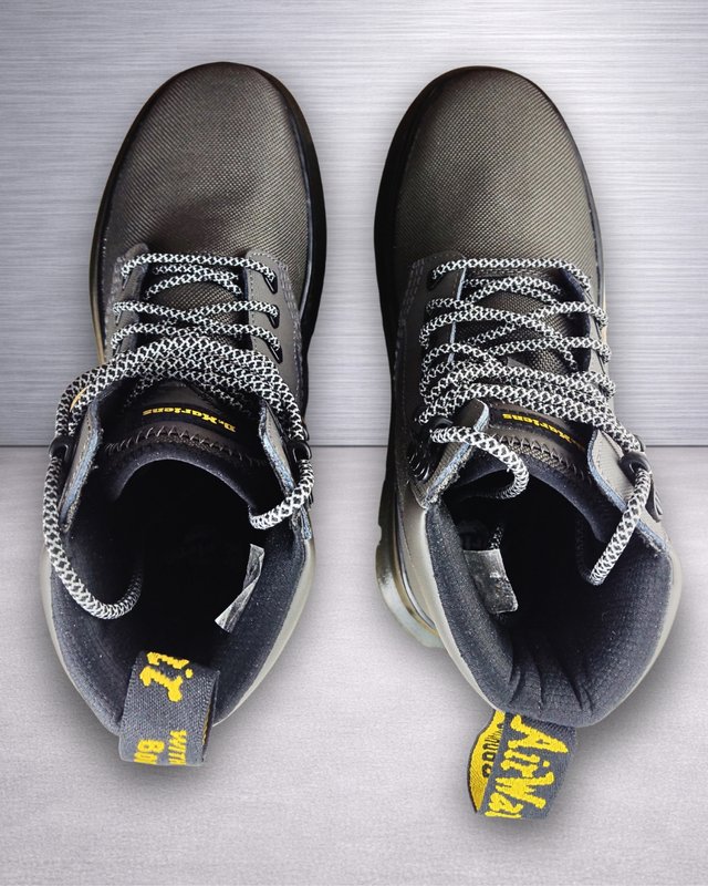 Dr. Martens Tarik GunMetal botas Mujer T38 Nuevas