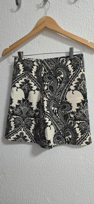 Falda mini Zara estampado Paisley
