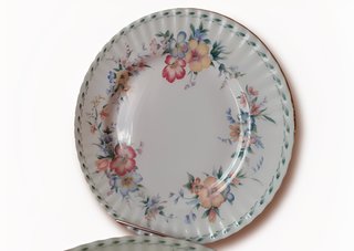 2 preciosos platos Royal Albert "Constance" 26 cm