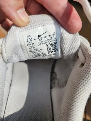 Zapatillas Nike Air Hombre Blancas y Rojas