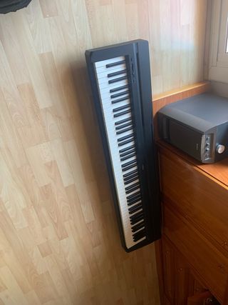 Piano digital Yamaha P-35 (Leer bien)