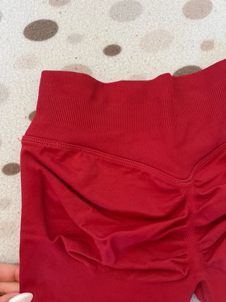 Mallas cortas efecto push up rojas