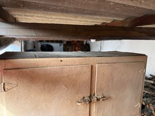 Alacena antigua de madera.