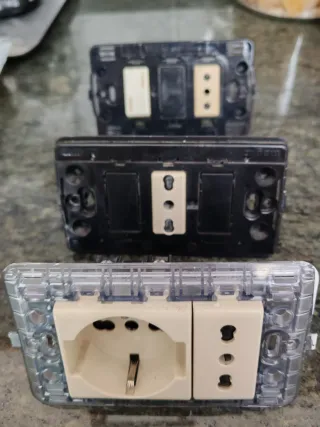 Set di placche, interruttori e prese Bticino