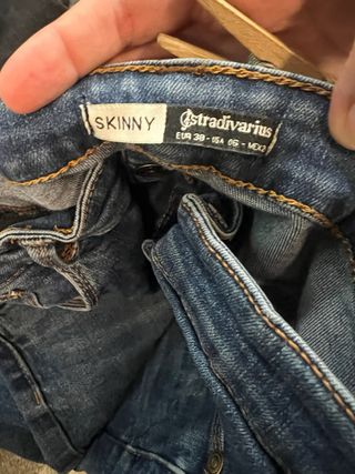 2 Vaqueros Stradivarius Talla 36 y 38