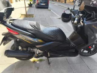 Yamaha XMAX 125 2017 Negra/Dorada