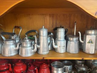 Tetera antigua de aluminio