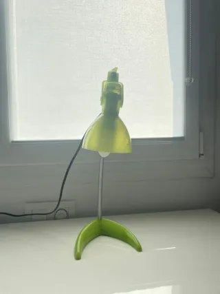 Lámpara de escritorio verde