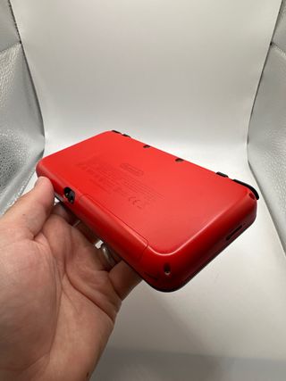 Nuovo Nintendo 2DS XL edizione Poké Ball