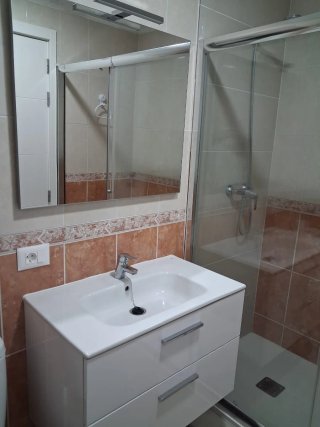Guia Isora Alquilo habitacion en el centro pueblo