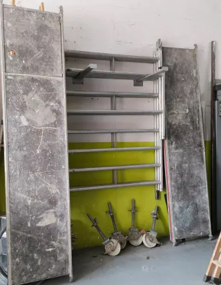 Andamio de aluminio en perfecto estado