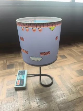 Lámpara Mario Bros NES Nintendo (Está del revés)