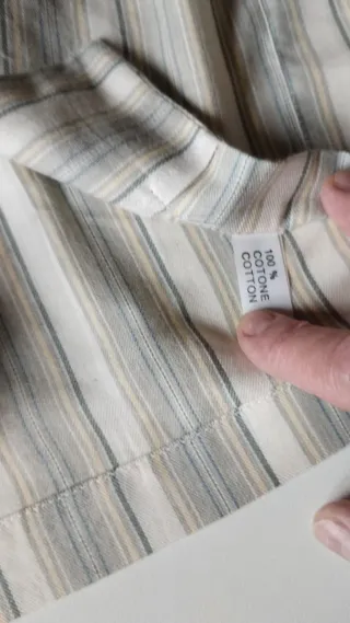 Pigiama a righe con pantaloni verdi