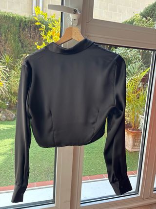 Camiseta Stradivarius Negra Manga Larga