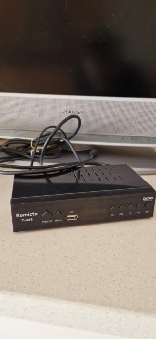 Televisor Sony KDL-2020 (TV) + decodificador TDT.