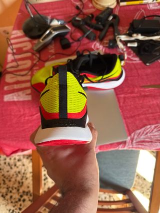 Zapatillas Reebok Rojas y Amarillas