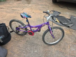 Conjunto Camping: Sillas, Bicicletas y Tienda