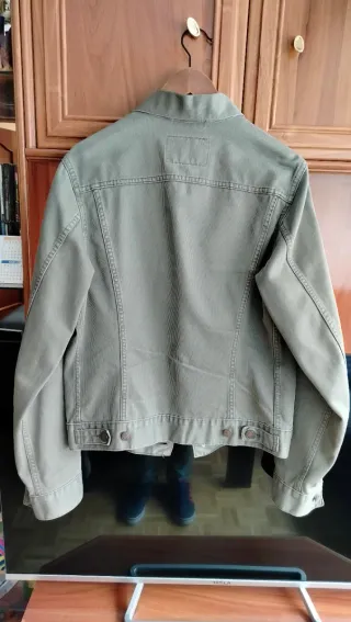 Cazadora vaquera Levi's verde