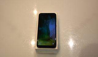 Samsung Galaxy A20e + Funda