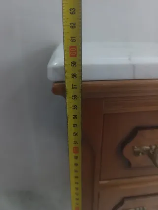 Mesita de noche antigua mármol y madera