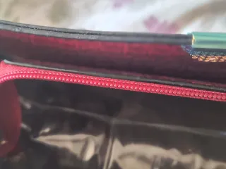 Bolso rojo efecto piel cocodrilo