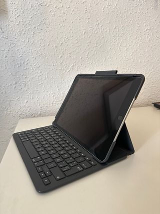 iPad 9ª gen 64GB + teclado Logitech | Muy cuidado