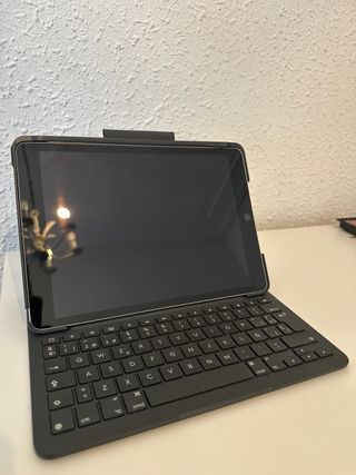 iPad 9ª gen 64GB + teclado Logitech | Muy cuidado