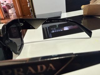 Gafas de sol Prada negras