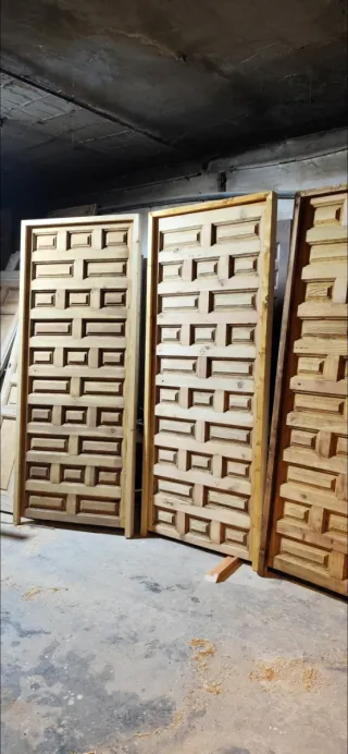 Lote puertas y ventanas castellanas antiguas