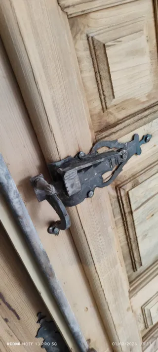 Lote puertas y ventanas castellanas antiguas