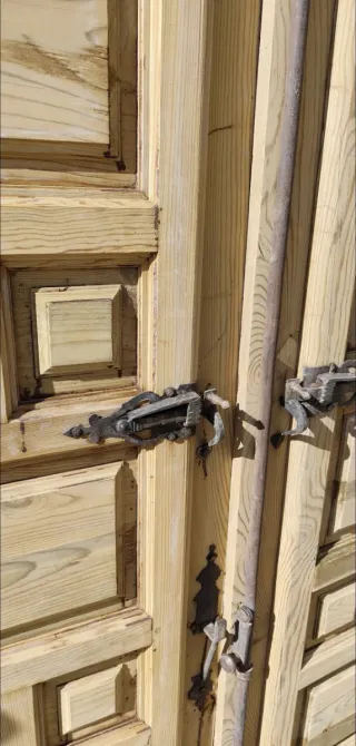 Lote puertas y ventanas castellanas antiguas