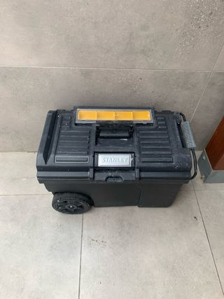 Caja de herramientas Stanley con ruedas