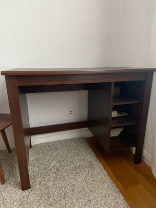 Escritorio/Tocador Madera Oscura Ikea