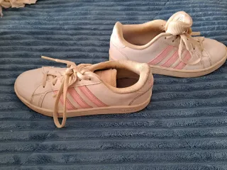 Zapatillas Adidas Blancas y Rosas