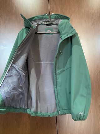 Chaqueta Zara Verde con Capucha