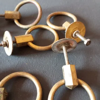 Tiradores de bronce para puertas