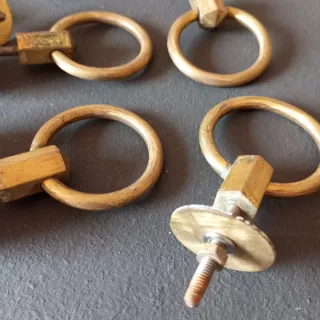 Tiradores de bronce para puertas